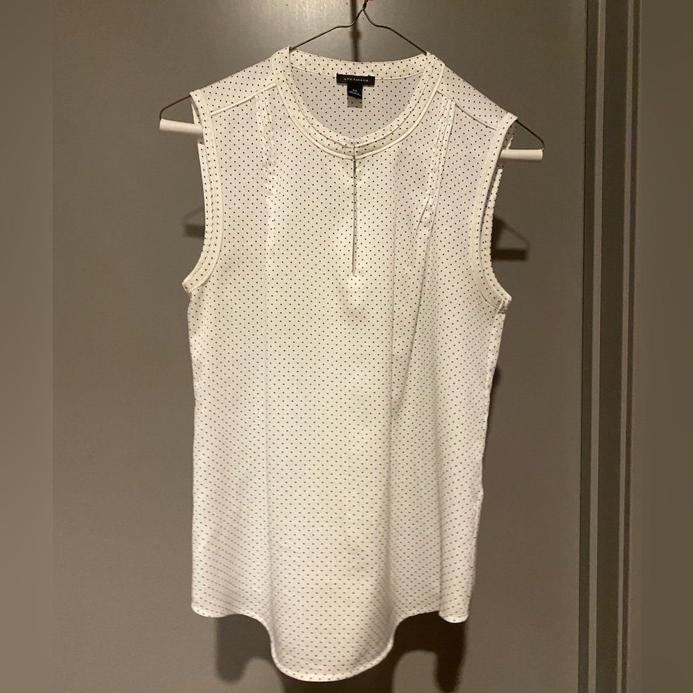 Ann Taylor White with Black Dot Shell Blouse Size XS